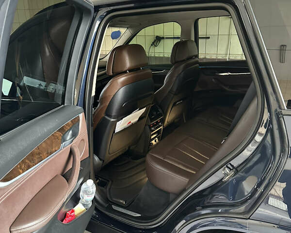 Синий БМВ Х5, объемом двигателя 2.98 л и пробегом 225 тыс. км за 23000 $, фото 8 на Automoto.ua