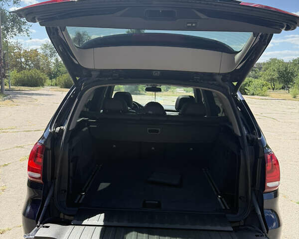 Синій БМВ Х5, об'ємом двигуна 2.99 л та пробігом 178 тис. км за 27000 $, фото 6 на Automoto.ua