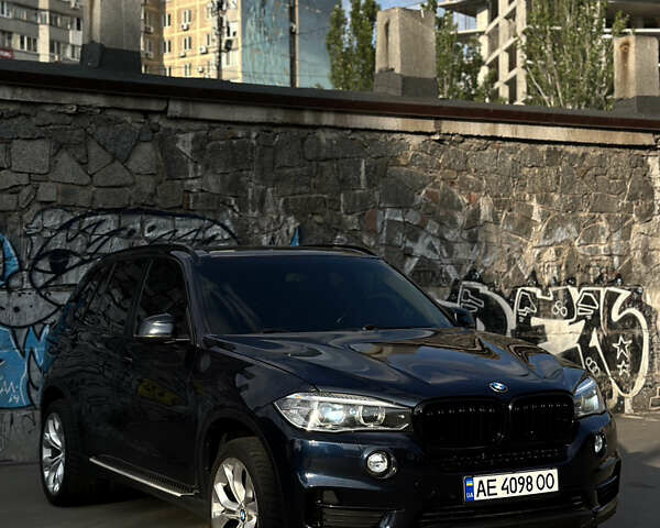 Синий БМВ Х5, объемом двигателя 3 л и пробегом 175 тыс. км за 22500 $, фото 2 на Automoto.ua