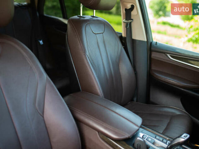 БМВ Х5 2015 в Тернополе на Automoto.ua Синий БМВ Х5, объемом двигателя 2.99 л и пробегом 280 тыс. км за 27000 $, фото 14 на Automoto.ua