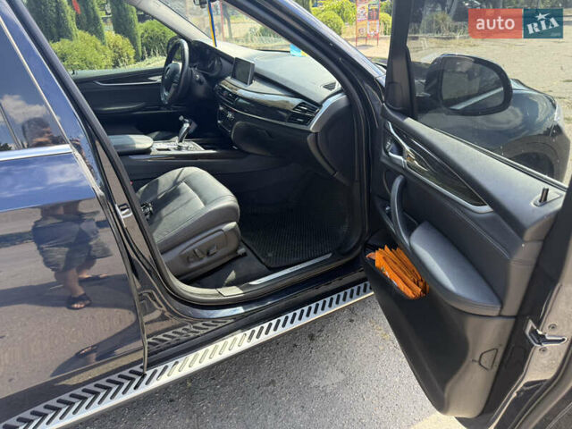 Синій БМВ Х5, об'ємом двигуна 2.99 л та пробігом 178 тис. км за 27000 $, фото 13 на Automoto.ua