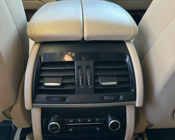 Синій БМВ Х5, об'ємом двигуна 2.99 л та пробігом 160 тис. км за 28500 $, фото 7 на Automoto.ua