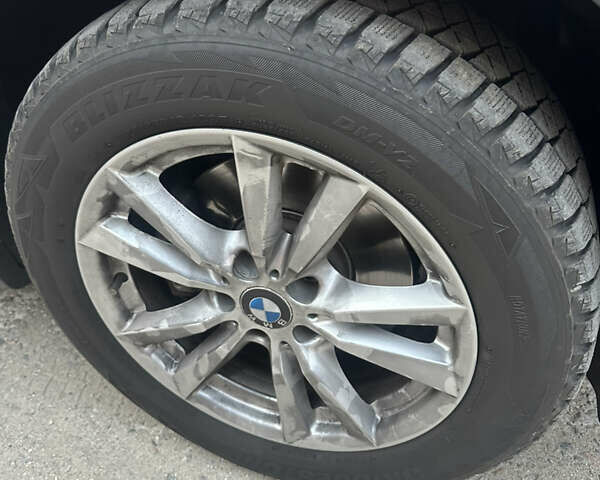 Синій БМВ Х5, об'ємом двигуна 2 л та пробігом 100 тис. км за 29999 $, фото 23 на Automoto.ua