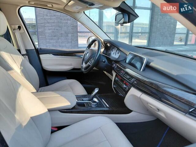 Синій БМВ Х5, об'ємом двигуна 2.98 л та пробігом 260 тис. км за 26600 $, фото 26 на Automoto.ua