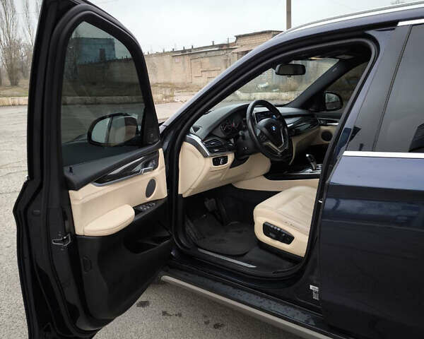 Синий БМВ Х5, объемом двигателя 2.98 л и пробегом 312 тыс. км за 20772 $, фото 1 на Automoto.ua