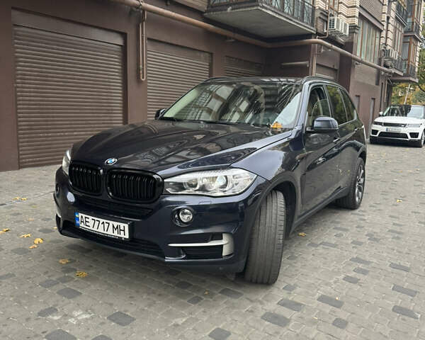 Синій БМВ Х5, об'ємом двигуна 2 л та пробігом 100 тис. км за 29999 $, фото 20 на Automoto.ua