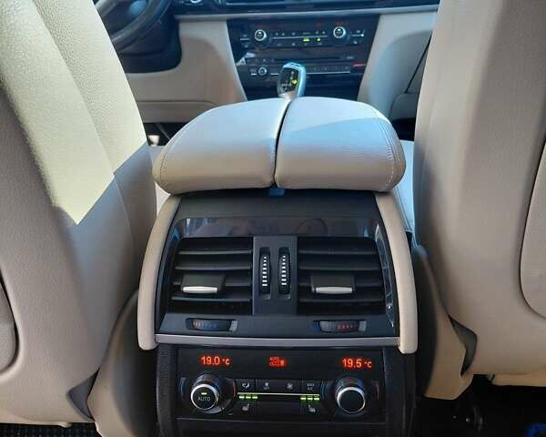 Синій БМВ Х5, об'ємом двигуна 2.98 л та пробігом 260 тис. км за 26600 $, фото 13 на Automoto.ua