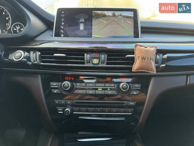 Синий БМВ Х5, объемом двигателя 3 л и пробегом 160 тыс. км за 25000 $, фото 14 на Automoto.ua