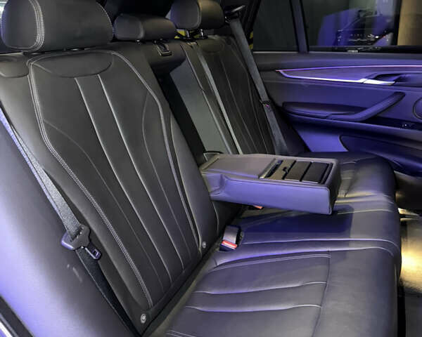 Синий БМВ Х5, объемом двигателя 2 л и пробегом 120 тыс. км за 36500 $, фото 38 на Automoto.ua