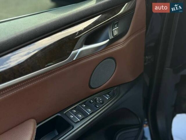 Синий БМВ Х5, объемом двигателя 2.98 л и пробегом 150 тыс. км за 25500 $, фото 8 на Automoto.ua