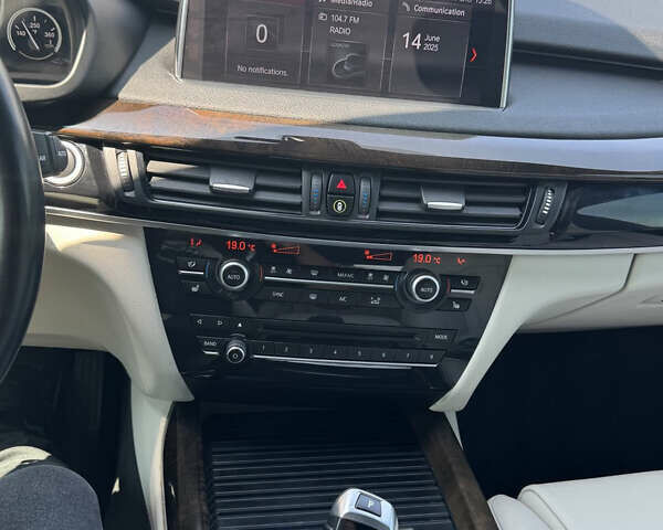 Синій БМВ Х5, об'ємом двигуна 2 л та пробігом 187 тис. км за 34000 $, фото 12 на Automoto.ua