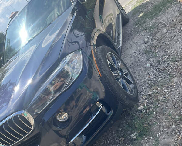 Синий БМВ Х5, объемом двигателя 2.98 л и пробегом 106 тыс. км за 35000 $, фото 1 на Automoto.ua