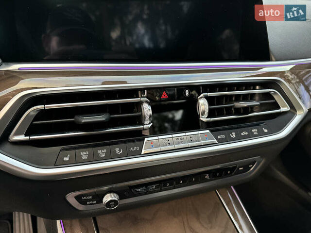 Синій БМВ Х5, об'ємом двигуна 3 л та пробігом 92 тис. км за 45999 $, фото 81 на Automoto.ua