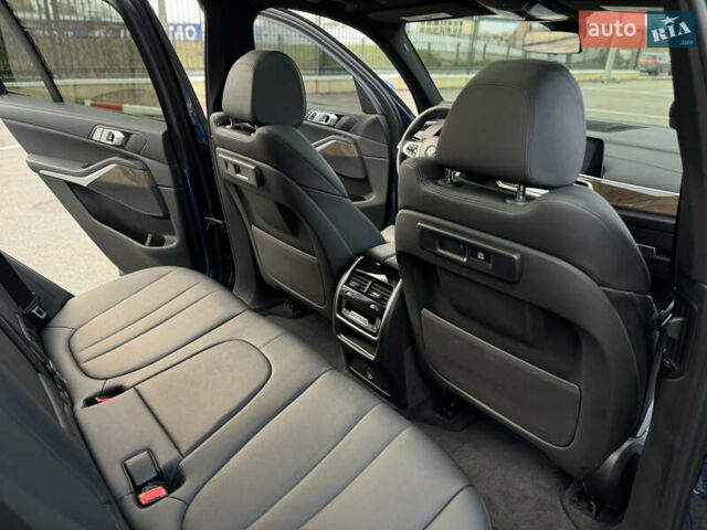 Синій БМВ Х5, об'ємом двигуна 3 л та пробігом 92 тис. км за 45999 $, фото 63 на Automoto.ua