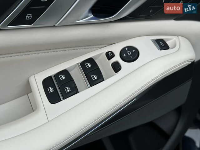 Синий БМВ Х5, объемом двигателя 3 л и пробегом 70 тыс. км за 51500 $, фото 69 на Automoto.ua