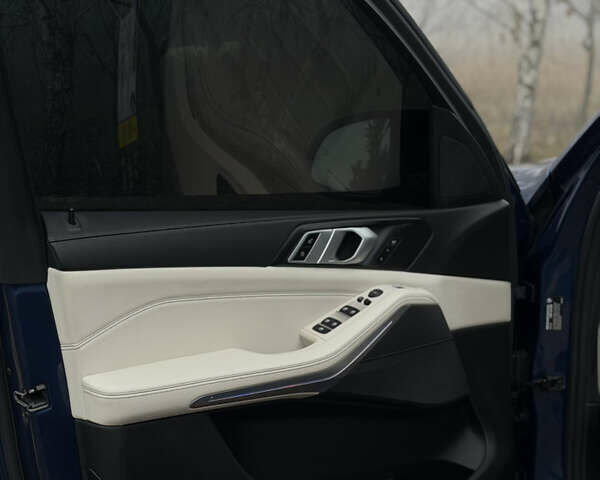 Синій БМВ Х5, об'ємом двигуна 3 л та пробігом 57 тис. км за 59999 $, фото 45 на Automoto.ua