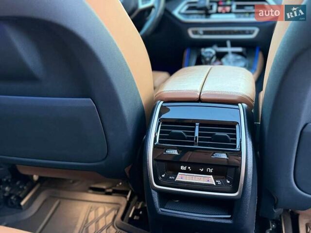 Синий БМВ Х5, объемом двигателя 3 л и пробегом 120 тыс. км за 46950 $, фото 1 на Automoto.ua
