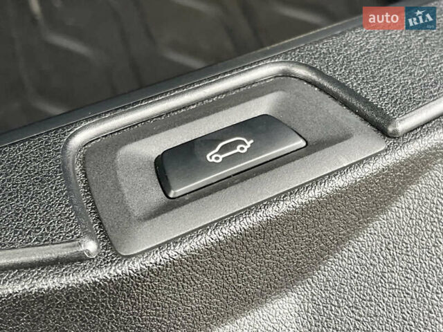 Синий БМВ Х5, объемом двигателя 3 л и пробегом 68 тыс. км за 68999 $, фото 21 на Automoto.ua