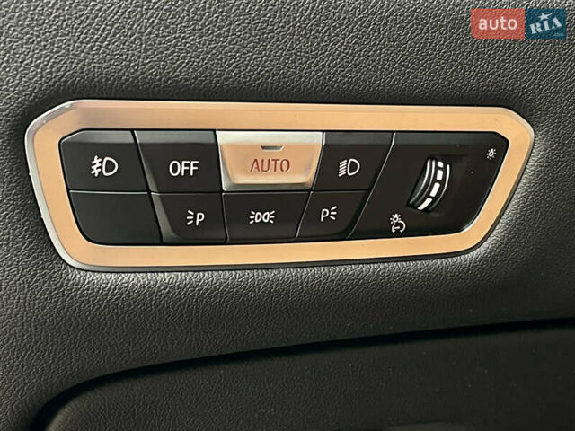 Синий БМВ Х5, объемом двигателя 3 л и пробегом 68 тыс. км за 68999 $, фото 27 на Automoto.ua