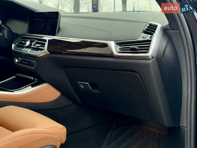 Синий БМВ Х5, объемом двигателя 3 л и пробегом 68 тыс. км за 68999 $, фото 43 на Automoto.ua