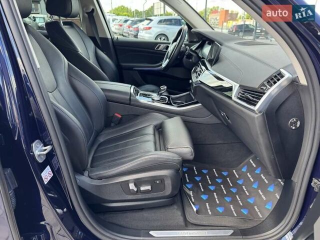 Синий БМВ Х5, объемом двигателя 3 л и пробегом 145 тыс. км за 55900 $, фото 40 на Automoto.ua