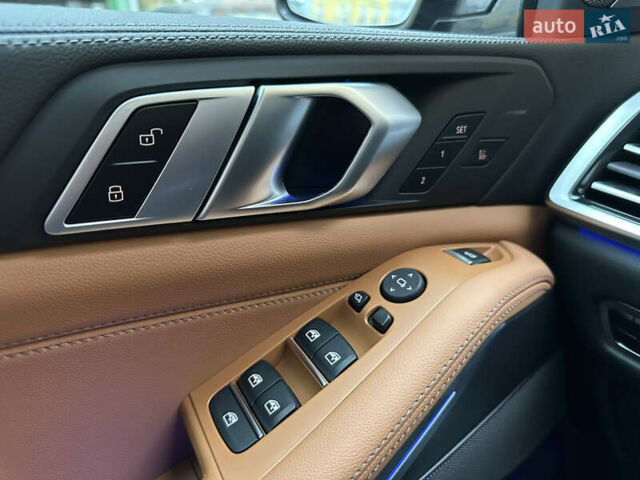 Синий БМВ Х5, объемом двигателя 4.39 л и пробегом 33 тыс. км за 61850 $, фото 43 на Automoto.ua