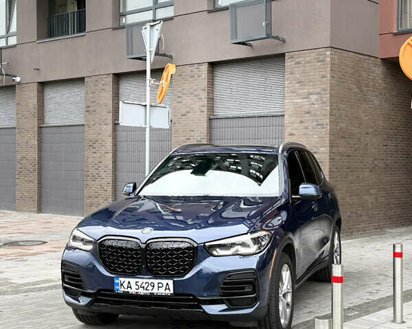 Синий БМВ Х5, объемом двигателя 3 л и пробегом 17 тыс. км за 63000 $, фото 1 на Automoto.ua