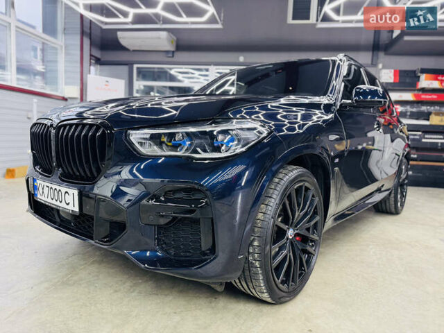 Синий БМВ Х5, объемом двигателя 3 л и пробегом 56 тыс. км за 72900 $, фото 1 на Automoto.ua