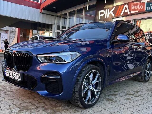 Синий БМВ Х5, объемом двигателя 3 л и пробегом 55 тыс. км за 78900 $, фото 1 на Automoto.ua