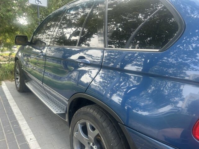 Синий БМВ Х5, объемом двигателя 4.4 л и пробегом 460 тыс. км за 9000 $, фото 1 на Automoto.ua