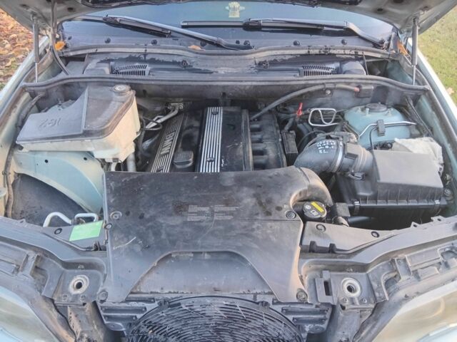 Зелений БМВ Х5, об'ємом двигуна 3 л та пробігом 225 тис. км за 8000 $, фото 10 на Automoto.ua