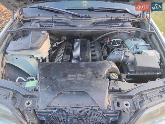 Зеленый БМВ Х5, объемом двигателя 3 л и пробегом 225 тыс. км за 8000 $, фото 9 на Automoto.ua