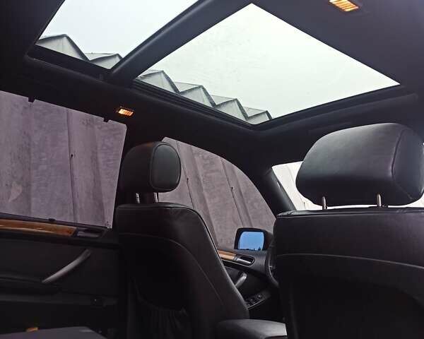 Зелений БМВ Х5, об'ємом двигуна 3 л та пробігом 296 тис. км за 9999 $, фото 16 на Automoto.ua