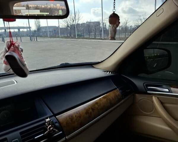 Зеленый БМВ Х5, объемом двигателя 3 л и пробегом 246 тыс. км за 11000 $, фото 29 на Automoto.ua
