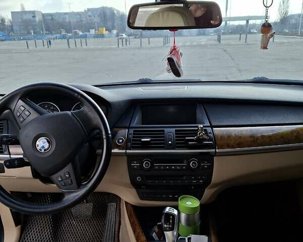 Зеленый БМВ Х5, объемом двигателя 3 л и пробегом 246 тыс. км за 11000 $, фото 22 на Automoto.ua