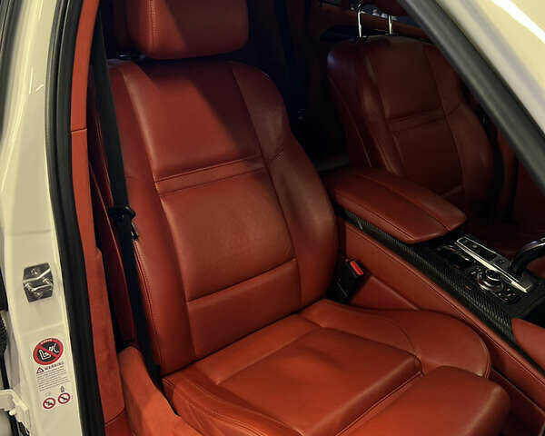 Белый БМВ Х6 М, объемом двигателя 4.4 л и пробегом 136 тыс. км за 39999 $, фото 18 на Automoto.ua