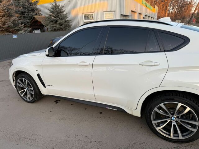 Белый БМВ Х6 М, объемом двигателя 3 л и пробегом 150 тыс. км за 38000 $, фото 3 на Automoto.ua