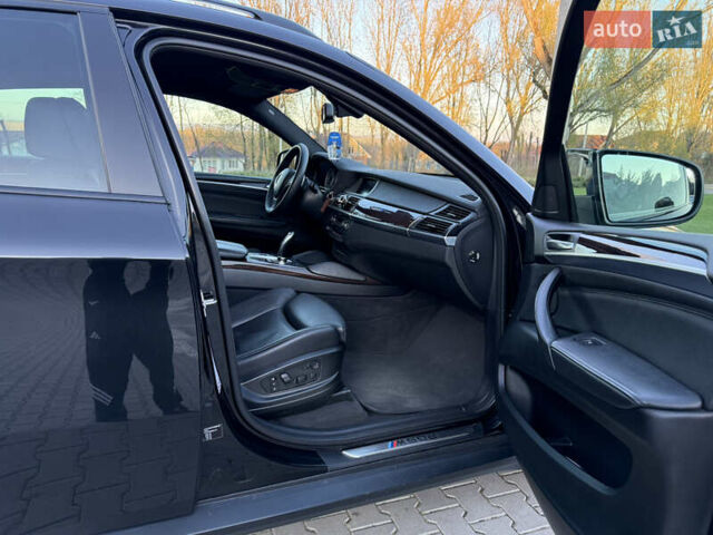 Чорний БМВ Х6 М, об'ємом двигуна 3 л та пробігом 300 тис. км за 31000 $, фото 21 на Automoto.ua