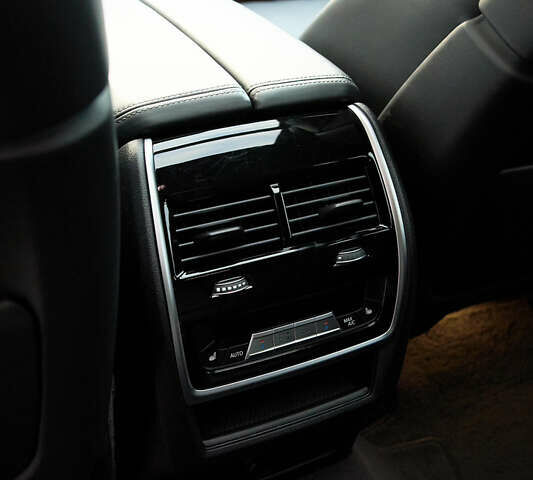 БМВ Х6 М, об'ємом двигуна 4.4 л та пробігом 63 тис. км за 88500 $, фото 12 на Automoto.ua