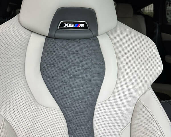 Серый БМВ Х6 М, объемом двигателя 4.39 л и пробегом 7 тыс. км за 167000 $, фото 30 на Automoto.ua