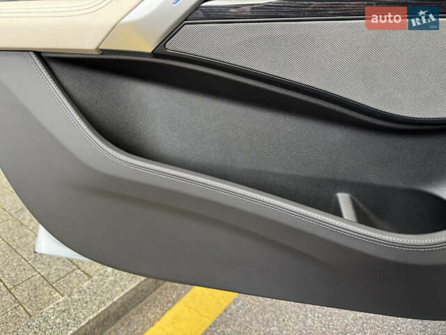 Серый БМВ Х6 М, объемом двигателя 4.39 л и пробегом 7 тыс. км за 167000 $, фото 39 на Automoto.ua
