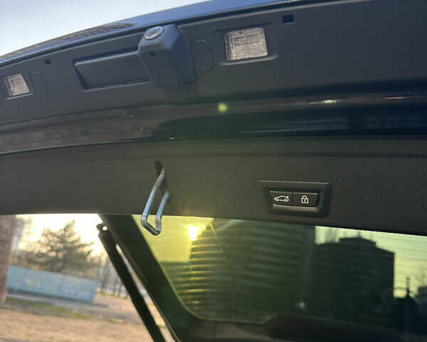 Синий БМВ Х6 М, объемом двигателя 4.39 л и пробегом 80 тыс. км за 93000 $, фото 26 на Automoto.ua