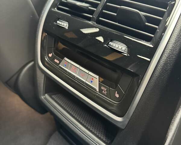 Синий БМВ Х6 М, объемом двигателя 4.39 л и пробегом 22 тыс. км за 109900 $, фото 43 на Automoto.ua