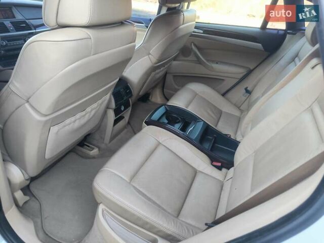 Белый БМВ Х6, объемом двигателя 4.4 л и пробегом 165 тыс. км за 12500 $, фото 4 на Automoto.ua