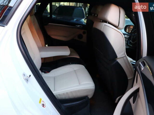 Белый БМВ Х6, объемом двигателя 4.4 л и пробегом 137 тыс. км за 18900 $, фото 40 на Automoto.ua