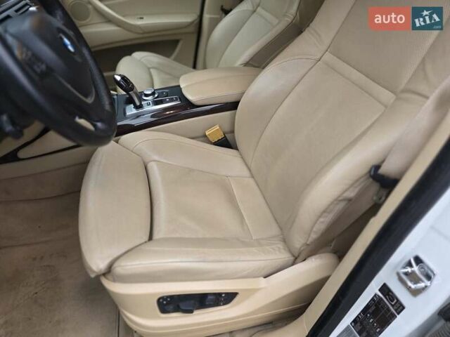 Білий БМВ Х6, об'ємом двигуна 4.4 л та пробігом 100 тис. км за 14500 $, фото 18 на Automoto.ua