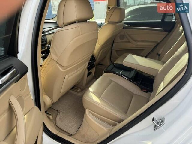 Белый БМВ Х6, объемом двигателя 4.39 л и пробегом 99 тыс. км за 14500 $, фото 46 на Automoto.ua