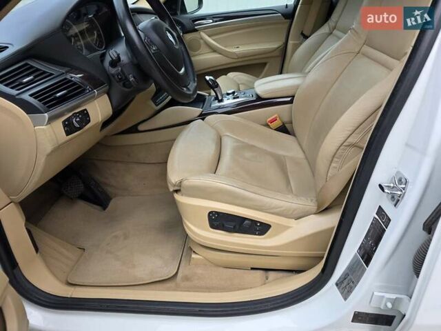 Белый БМВ Х6, объемом двигателя 4.39 л и пробегом 99 тыс. км за 14500 $, фото 25 на Automoto.ua