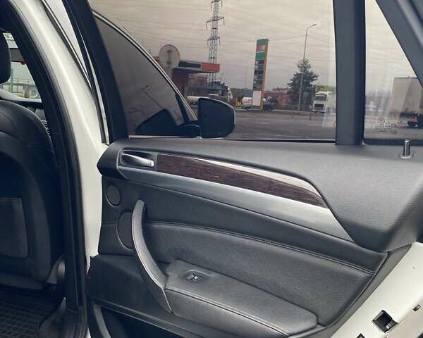 Білий БМВ Х6, об'ємом двигуна 4.39 л та пробігом 187 тис. км за 11600 $, фото 28 на Automoto.ua
