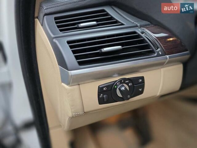 Білий БМВ Х6, об'ємом двигуна 4.4 л та пробігом 100 тис. км за 14500 $, фото 16 на Automoto.ua